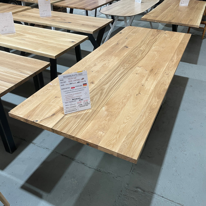 Massivholz Tischplatte | 260x100x4cm | Holzart: Eiche | Art Baumkante: natürliche Baumkante  | Finish: Hartwachsöl | Code: VK-Ei10 | Standort: Vintique Berlin Köpenick