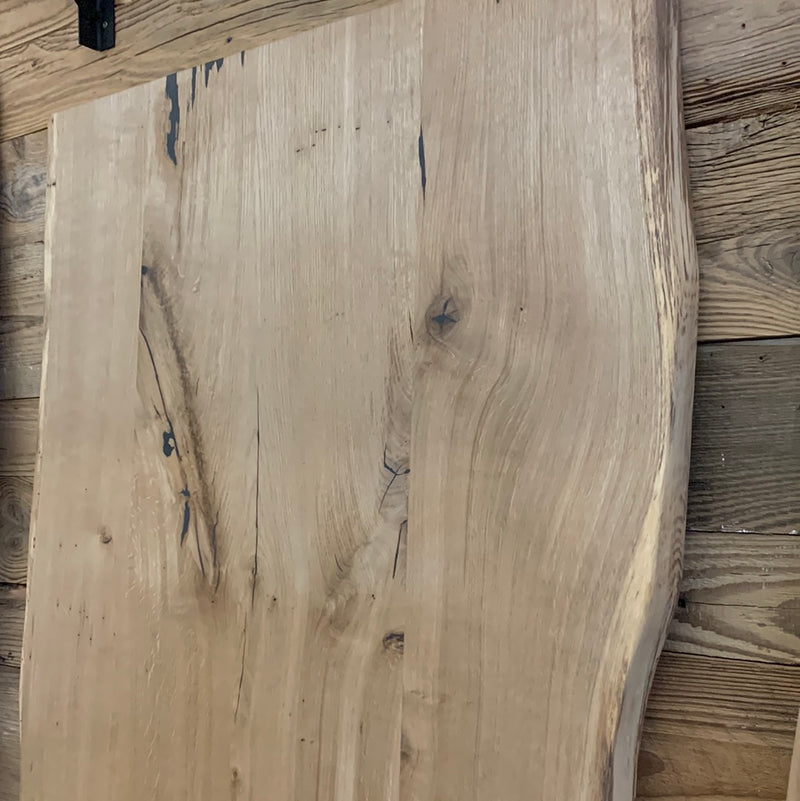 Massivholz Tischplatte | 130x80x4cm | Holzart: Eiche  | Art Baumkante: natürliche Baumkante | Finish: Hartwachsöl | Code: VT-Ei13 | Standort: Vintique Store Tempelhof