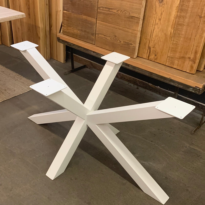 Tischgestell Spider „IRON MAIDEN“ | Abmessung: 150x80x72 | Farbe: matt weiß