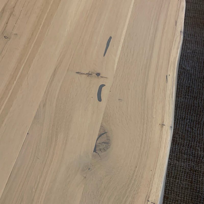 Massivholz Tischplatte | 160x88x4cm | Holzart: Eiche  | Art Baumkante: natürliche Baumkante | Finish: Scandicöl | Code: VT-Ei25 | Standort: Vintique Store Tempelhof