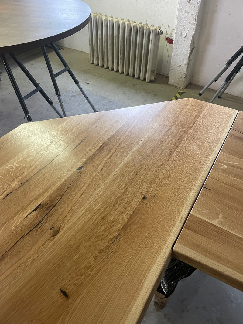 Eichen-Schreibtischplatten mit natürlicher Baumkante & robustem Finish