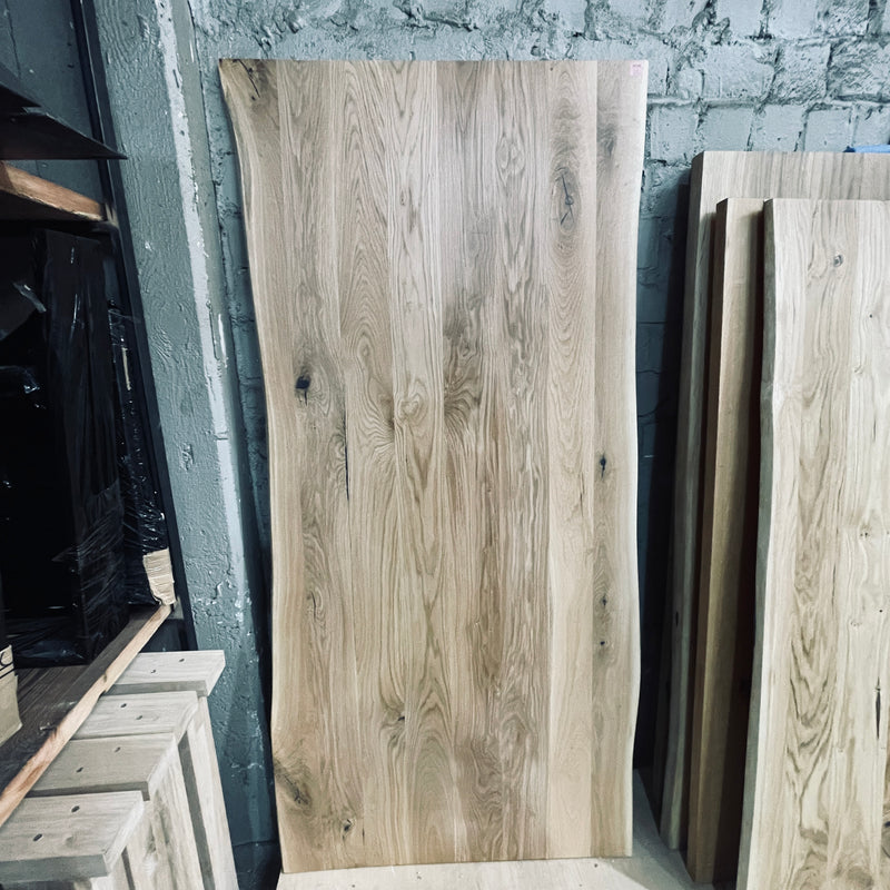 Massivholz Tischplatte | 190x90x2cm | Holzart: Eiche | Art Baumkante: natürliche Baumkante | Finish: Hartwachsöl | Code: VK-Ei30 | Standort: Vintique Berlin Köpenick