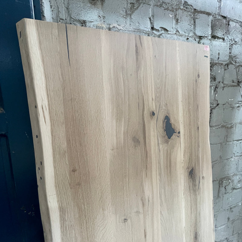 Massivholz Tischplatte | 190x86x4cm | Holzart: Eiche | Art Baumkante: natürliche Baumkante  | Finish: Scandic-Öl | Code: VK-Ei43 | Standort: Vintique Berlin Köpenick